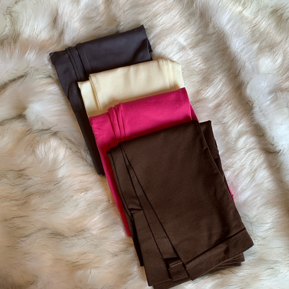 💪 POOF! NY  ‘4 PAIRS’ SOFT AND PERFECT FOR LAYERING/YOGA/WORKOUT/WALKING…ETC..